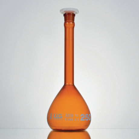 Maatkolven, klasse A, 500 ml, NS 19/26, bruin boro. 3.3, witte maatverdeling en PE-stop